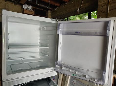 Zanussi Under Counter Integrated Fridge Zqa14030da Frost Free Freezer Available2 Ebay