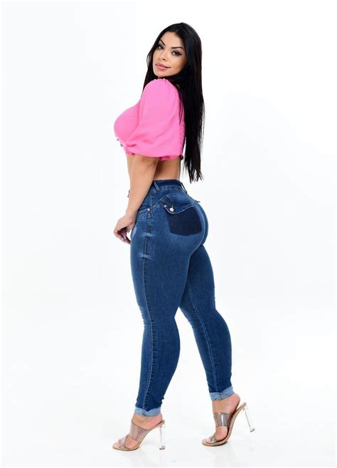 Pin By Will Tiako On Curvy Women Fashion Curvy Women Jeans Curvy