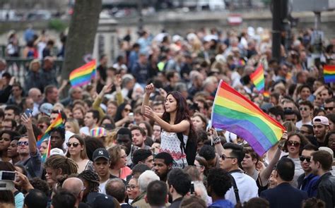 Paris 500 000 Personnes Attendues Samedi à La Marche Des Fiertés Lgbt