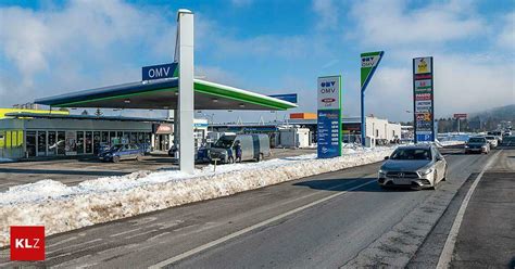 Drei T Ter Fl Chtig Bewaffneter Raub Berfall Auf Tankstelle In Villach