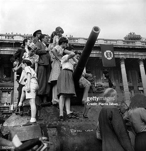 Liberation Of Paris August 1944 Fotografías E Imágenes De Stock Getty