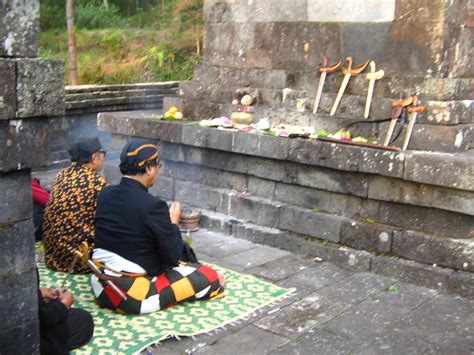 Islam Kejawen Perpaduan Agama Dan Budaya Lokal LENSAISH