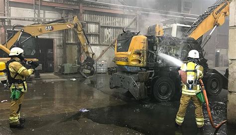 Brand In Heilbronner Recyclingbetrieb Feuerwehr Im Einsatz Stimme De