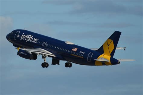 B6 A320 Fll Jetblue Airbus A320 200 At Fort Lauderdale Hol Flickr