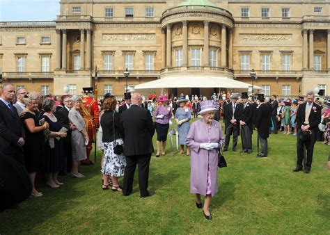 Sostituire Amplificatore Relitto Buckingham Palace Garden Party