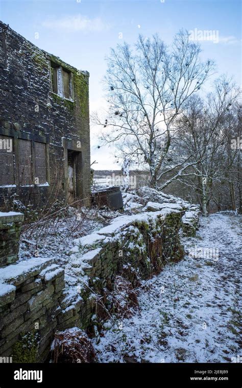 Ruined Cottages Hi Res Stock Photography And Images Alamy