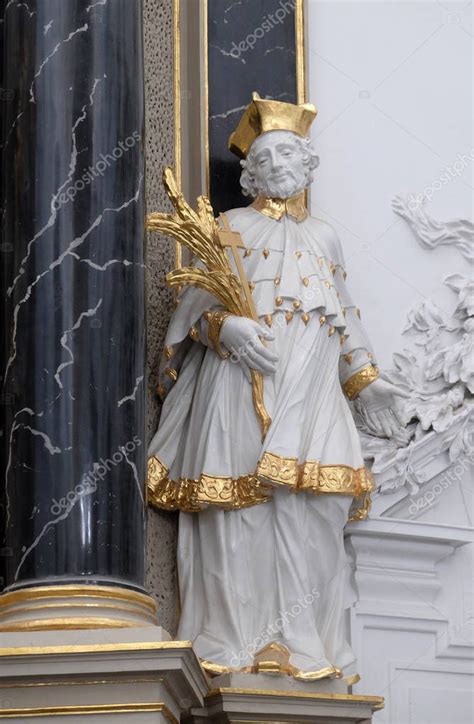 Estatua De San Juan Nepomuk En El Altar De Los Decanos En La Catedral