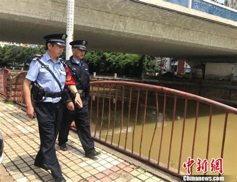 昆明协警跳江勇救落水女子 社会奇趣 湖南红网新闻频道