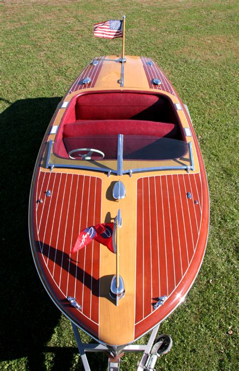 20 Chris Craft Custom Runabout 1946