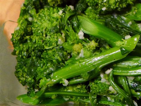 Vegan Family Home Cook: Garlic Sautéed Broccoli Rabe