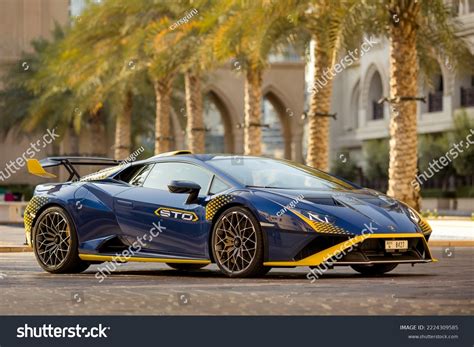 Dubai Uae 2022 Lamborghini Huracan Sto Stock Photo 2224309585 ...