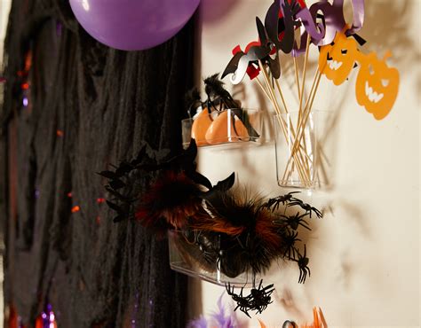 Your Dressed Up Diy Halloween Photo Booth Apartment Therapy