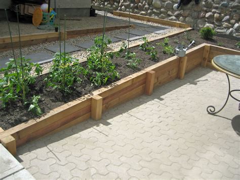 Cedar Wood Retaining Wall Planter - Morgan K Landscapes