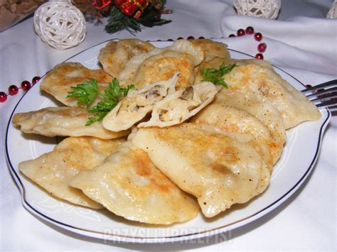 Pierogi Ze S Odk Kapust I Grzybami Przepis Przyslijprzepis Pl