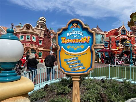 Photos Cafe Daisy Menus Welcome To Toontown Sign Installed