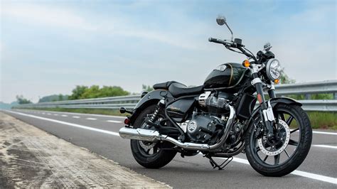 Royal Enfield Finally Debuts The Super Meteor