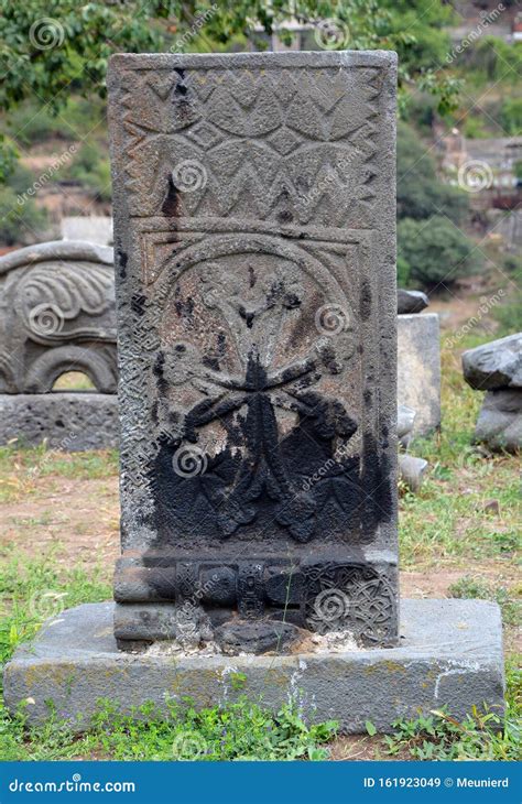 Khachkar O Piedra Cruzada Armenia En El Cementerio Del Monasterio De