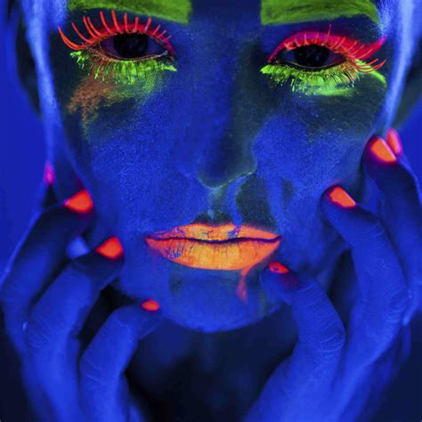 16 Things That Glow Under Black Light