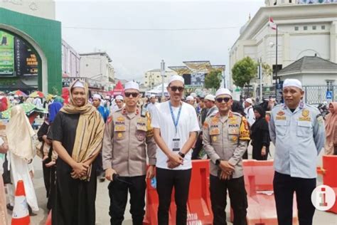 Haul Guru Sekumpul Kalsel Dihadiri Ribuan Jamaah Tertib Dan Aman