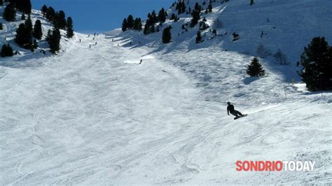 Impianti Sci Chiusi A Livigno In Centinaia Salgono In Vetta Alle Piste