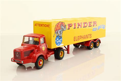 Corgi 70101 Berliet TLR Truck Elephants Cirque Pinder Jean Richard