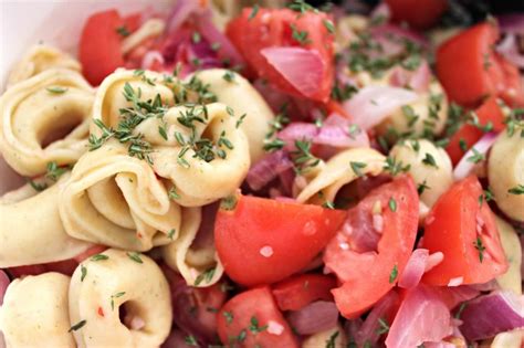 Cheese Tortellini With Fresh Tomato Sauce Literally Inspired Cheese Tortellini Fresh Tomato