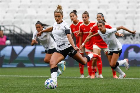 Corinthians Masculino E Feminino Jogaram No Mesmo Dia Nove Vezes Em