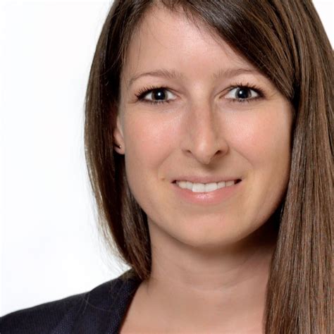 Julia Zinn Senior Change Communications Manager Digitale