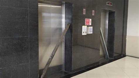 6 Pengunjung Hotel Di Bogor Terjebak Dalam Lift Damkar Turun Tangan