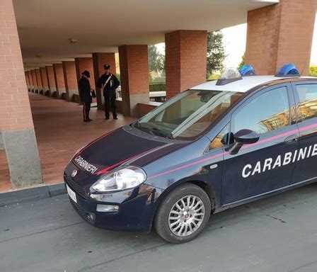 Dal Nord Ovest Madre Uccide La Figlia Disabile A Martellate