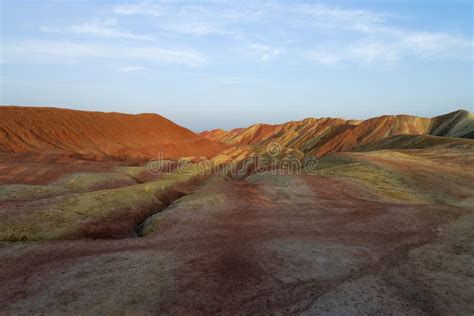 Moutain De La Forma De Relieve Y Del Arco Iris De Danxia En El Parque