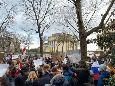 Manifestation à Paris Pour La Libération Dalexeï Navalny Et Des