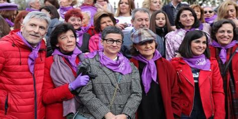 PSOE Y Podemos Pugnan Por Patrimonializar La Igualdad En La Marcha Que