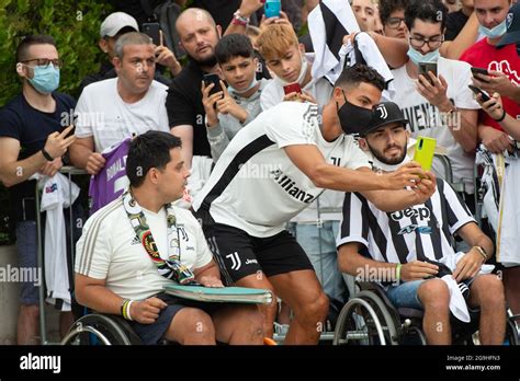 Cristiano Ronaldo llega a J Medical en Turín para exámenes médicos