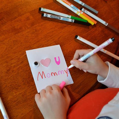 East Coast Mommy: ECM Kids' Craft Club - #11 {Valentine's Day Crafts}