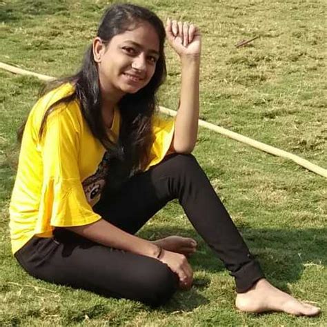 Khushi Tiwari Feet