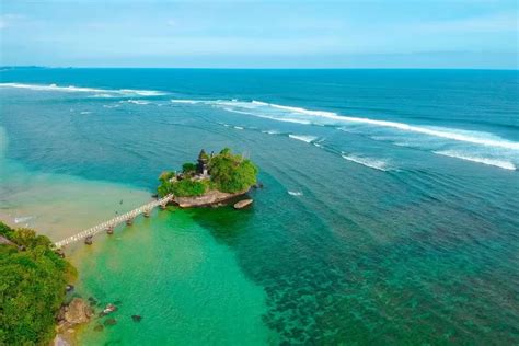 5 Rekomendasi Wisata Pantai Di Malang Cocok Buat Kaum Muda Yang Ingin