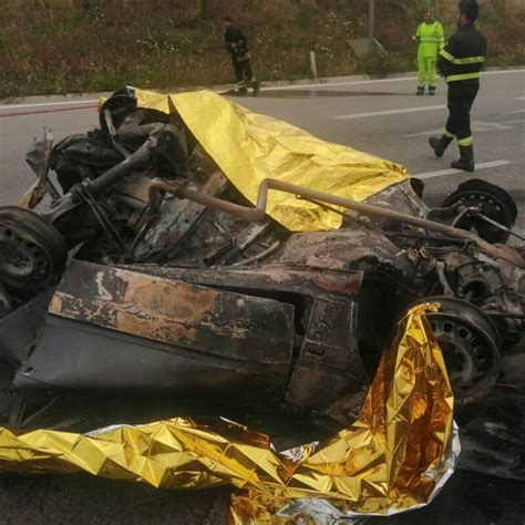 Incidente Sulla Statale Al Bivio Di Favara Auto Prende Fuoco Coppia