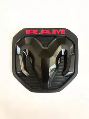 Emblema Tapa Trasera Ram Pick Up 2019 2021 Negro Letra Roja Meses Sin