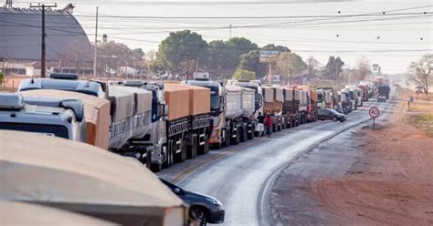 Caminhoneiros Fazem Bloqueios Parciais De Rodovias Em 15 Estados Rede