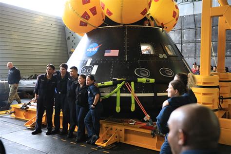 Ksc Ph Ilw U S Navy Personnel Aboard The Flickr