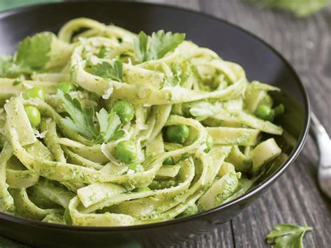 Pasta Fetuccini al pesto clásico Recetas de Cocina