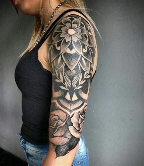 Tattoo Oberschenkel Frau Rosen Tattoo Ideen Oberarm Tattoo Tattoo