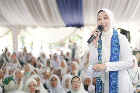 Foto Profil Atalia Praratya Istri Ridwan Kamil Yang Kerap Disapa Ibu