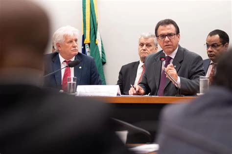 Ministro Do Trabalho E Emprego Diz Que Economia Brasileira Suportaria