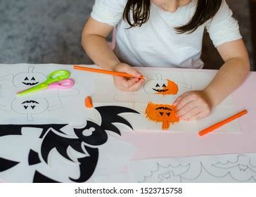 Transform Halloween Traditions With Unique Kids’ Craft Designs - Lincoln Academy Learning Hub