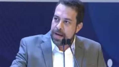 Mulher exposta ilegalmente por Boulos aciona a Justiça e relata dor