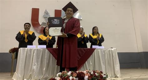 Emotiva ceremonia marcó la primera graduación de Ingenieros Agrónomos