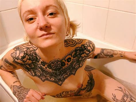 Tis the season to be merry and naked ðŸ here you go ya filthy animals F Porn Pic