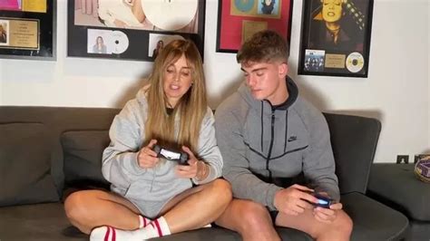 Louise Redknapp S Semi Naked Snaps Leave Embarrassed Sons Cringing Irish Mirror Online